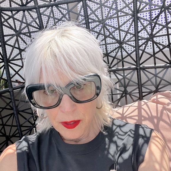 Meet your Posher, Teri - Picture 1 of 1